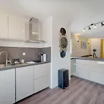 Upstays Terraces Parking 65M2 Apartment *